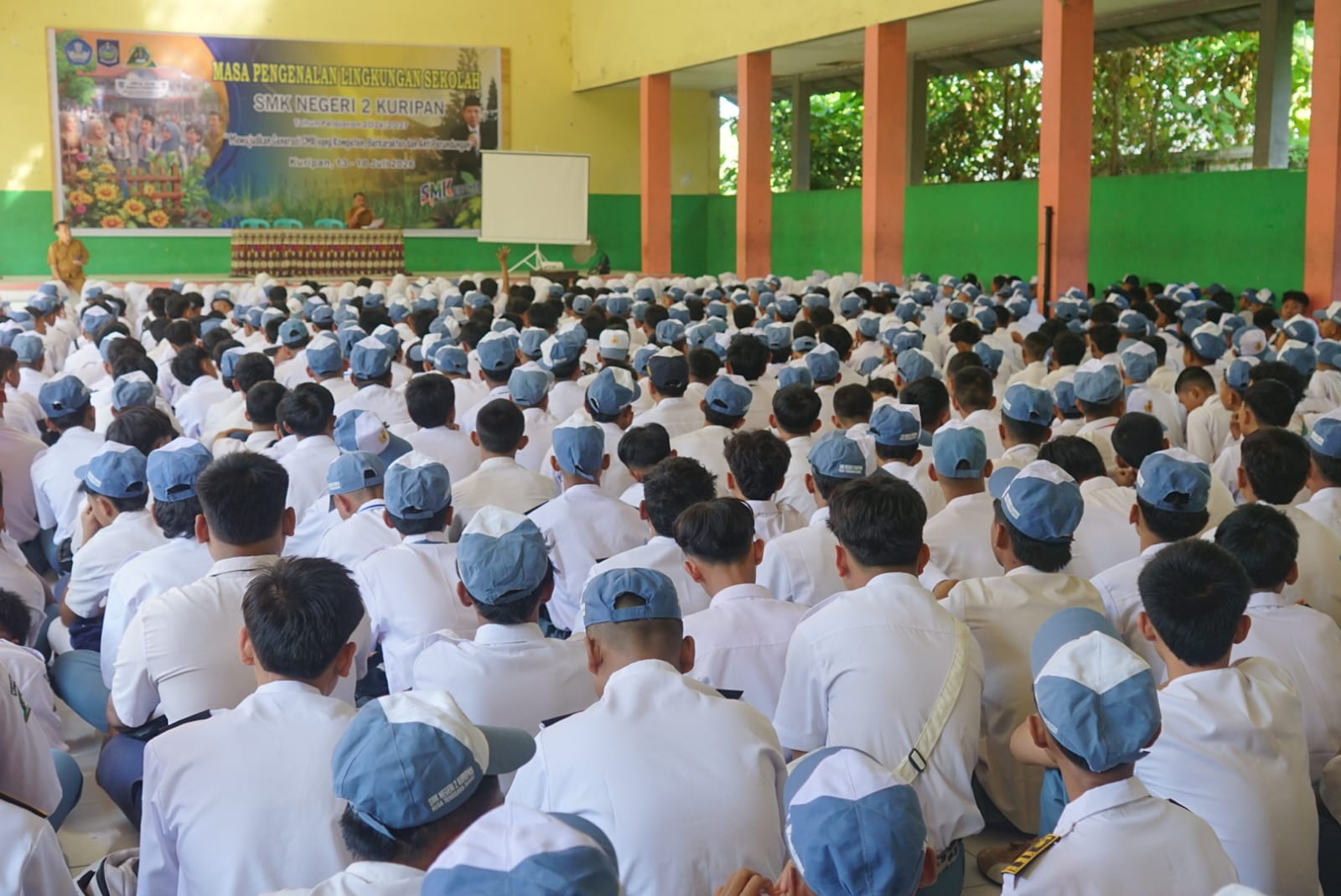 MPLS SMKN 2 Kuripan 2026 Resmi Dimulai, Tanamkan Karakter dan Budaya Sekolah Sejak Hari Pertama MPLS SMKN 2 Kuripan 2026 Resmi Dimulai, Tanamkan Karakter dan Budaya Sekolah Sejak Hari Pertama
